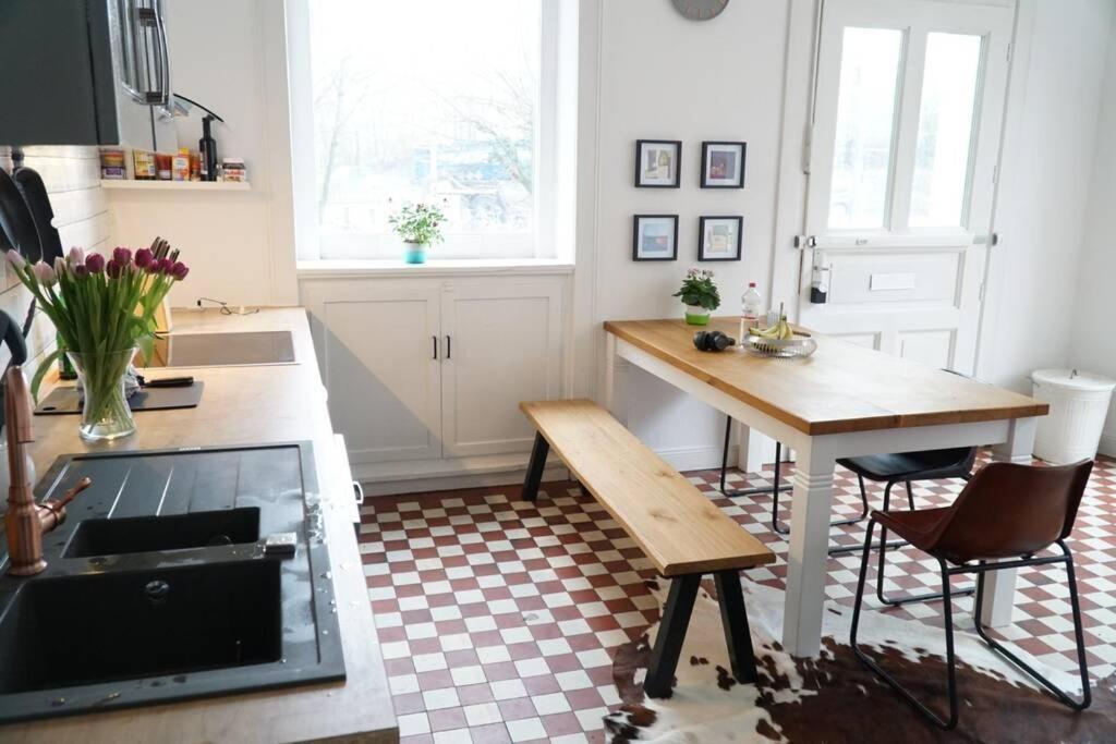 Grosszuegige 185M2-Altbauwohnung In Bestlage 7Zimmer-2Baeder-2Kuechen-2Wcs Hamburg Dış mekan fotoğraf