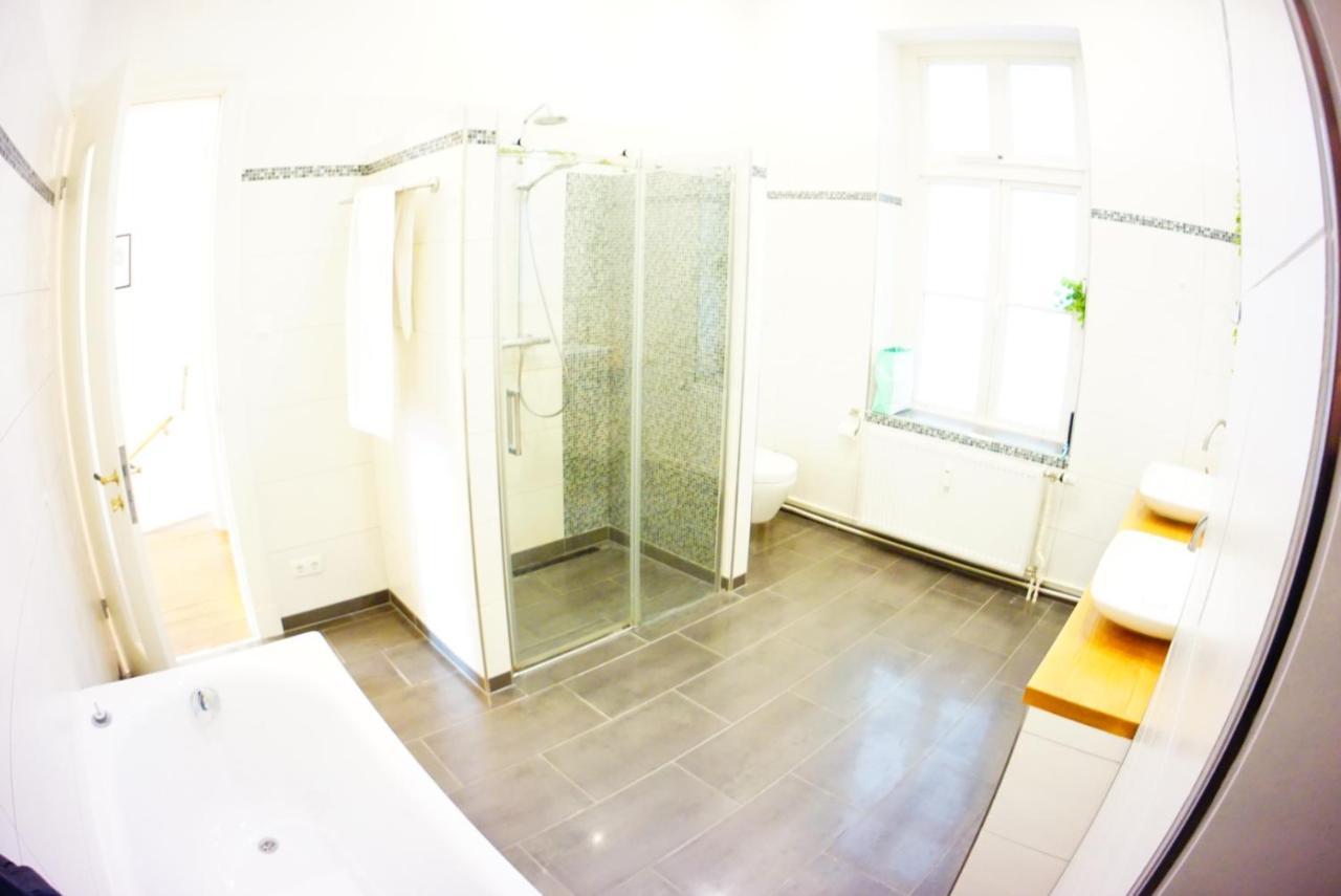 Grosszuegige 185M2-Altbauwohnung In Bestlage 7Zimmer-2Baeder-2Kuechen-2Wcs Hamburg Dış mekan fotoğraf