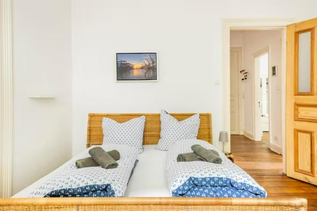 Grosszuegige 185M2-Altbauwohnung In Bestlage 7Zimmer-2Baeder-2Kuechen-2Wcs Hamburg Dış mekan fotoğraf