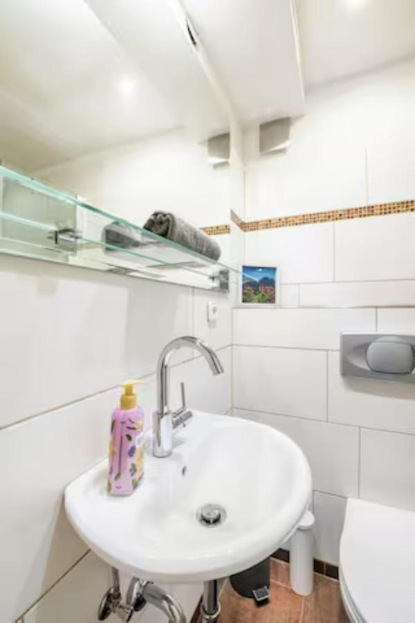 Grosszuegige 185M2-Altbauwohnung In Bestlage 7Zimmer-2Baeder-2Kuechen-2Wcs Hamburg Dış mekan fotoğraf